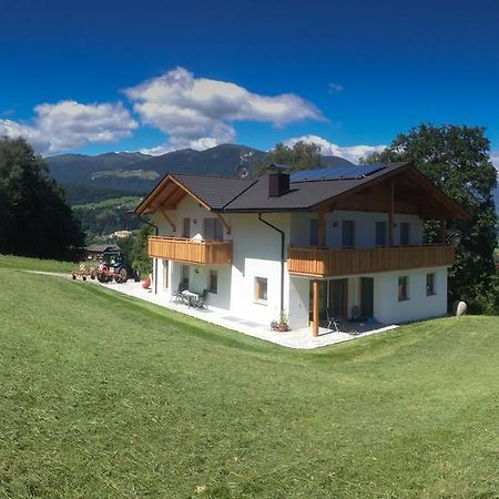 Ferienwohnungen Schlosshaeusl San Lorenzo di Sebato Εξωτερικό φωτογραφία